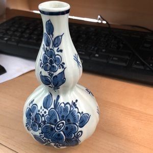 Vintage Delft blue vase, Made in Holland hand painted, Vintage delft blue pit